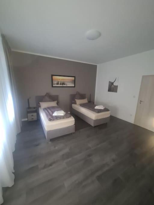 3 Apartment *